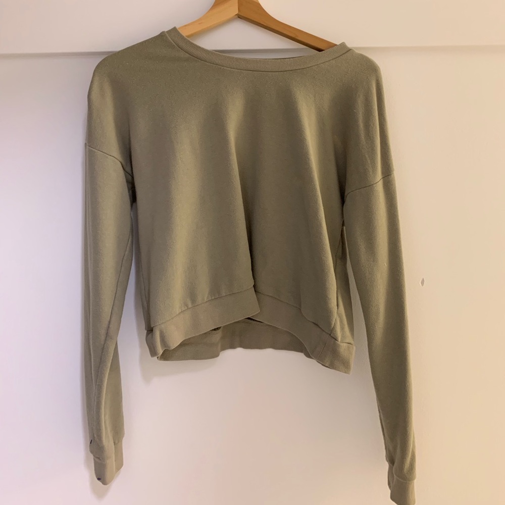 crew neck sweatshirt